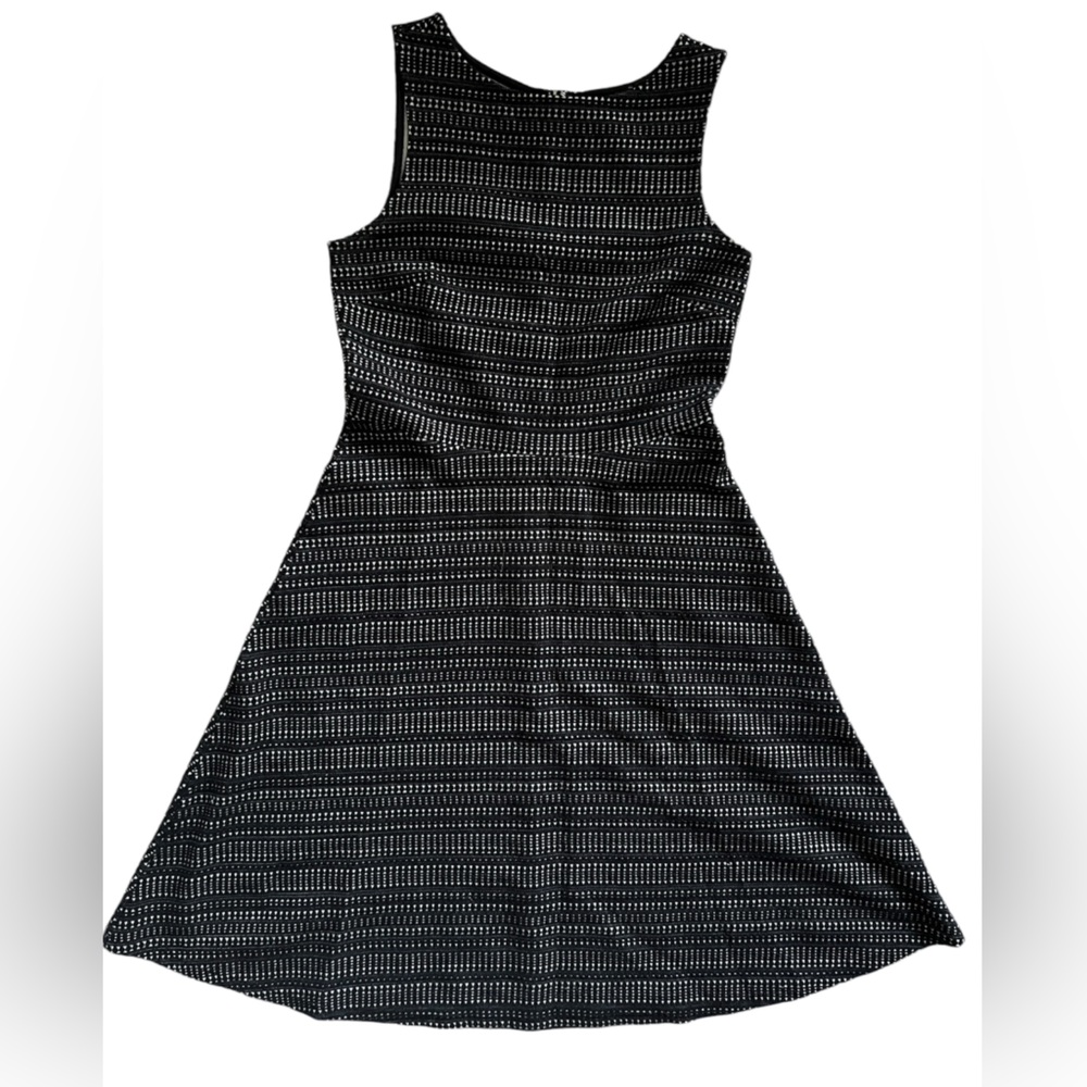 Versatile black and white patterned dress stretchy fabric